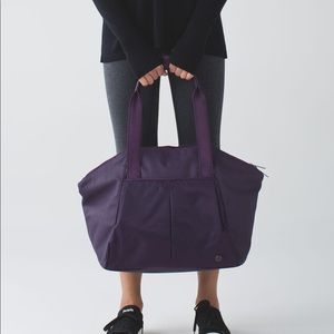 Lululemon Free To Be bag